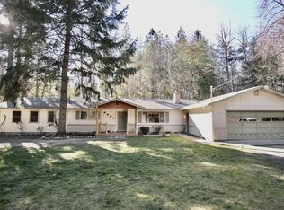 5744 New Hope Rd, Grants Pass, OR 97527