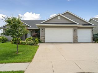 6327 Deer Stone Dr SW, Cedar Rapids, IA 52404