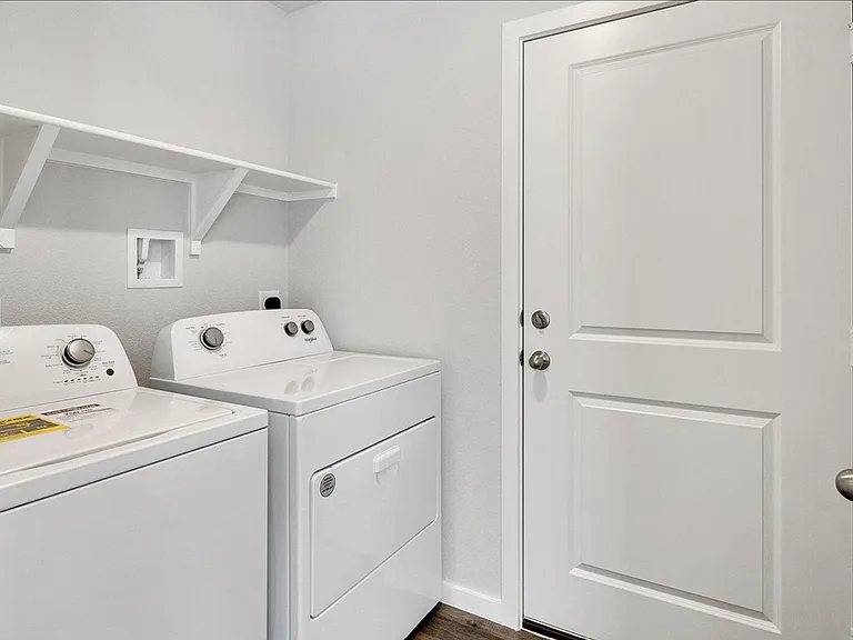 305 Randall Pl — Photo 6