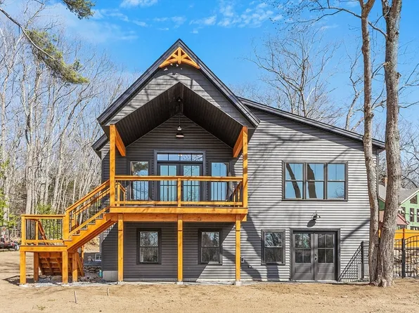 16 2nd St, Winchendon, MA 01475