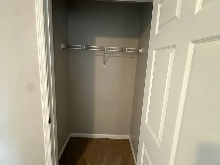 909 Greenland Dr — Photo 11