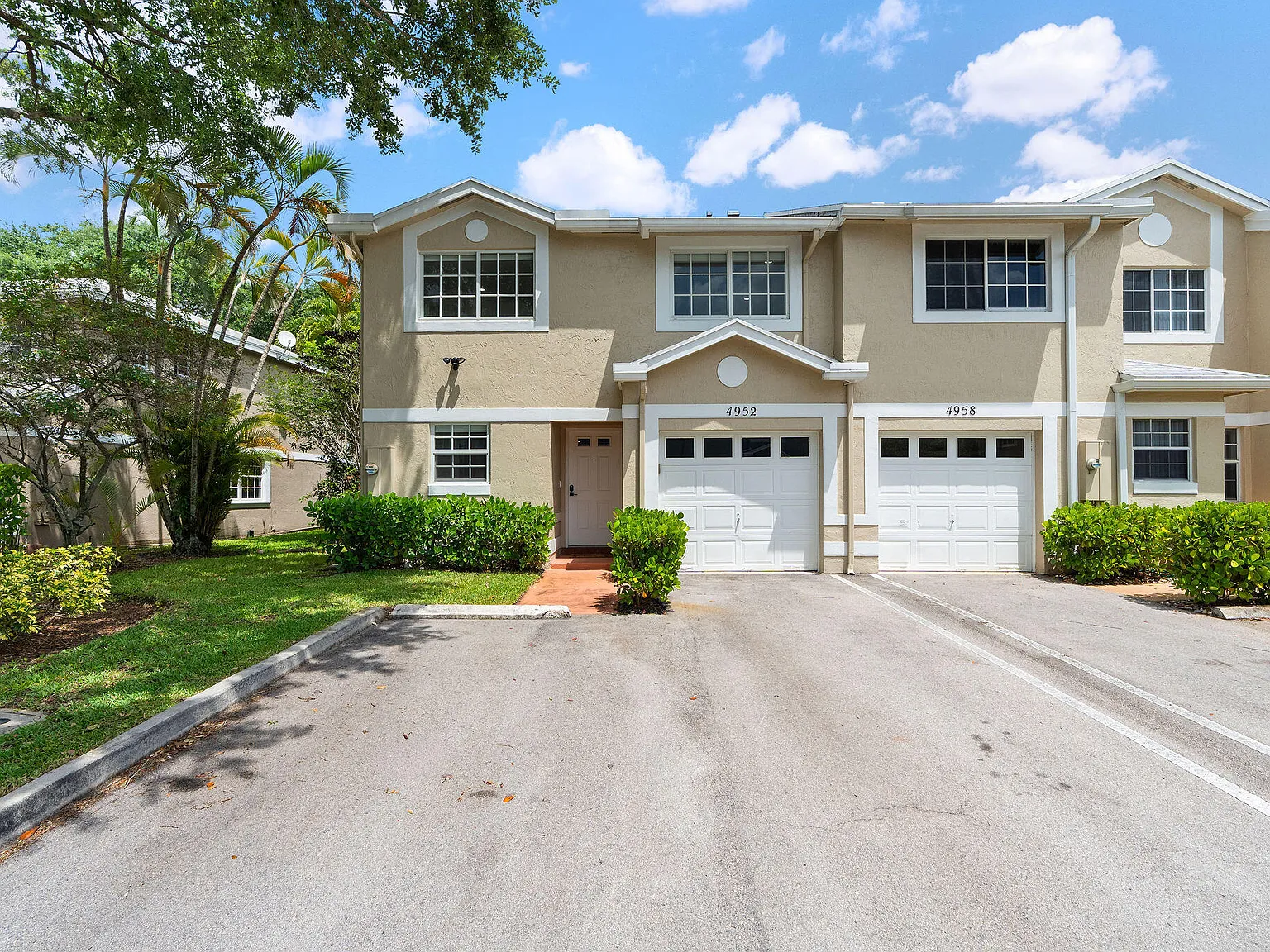 3 bed, 2.5 bath, 1350 sqft, $3,950 — Photo 4