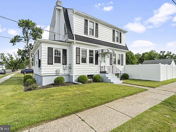2nd image of 573 Chelton Ave