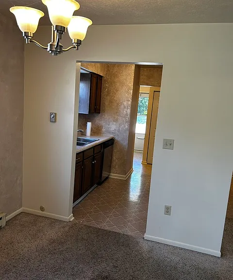 407 Brinker St — Photo 7