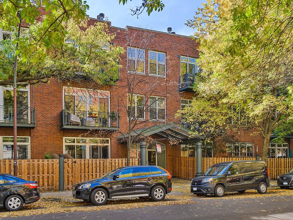 1st image of 2333 W Saint Paul Ave APT 127