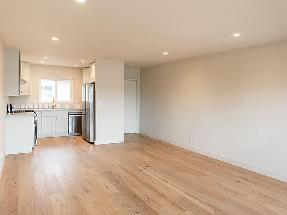 5th image of 2727 Roosevelt St #3