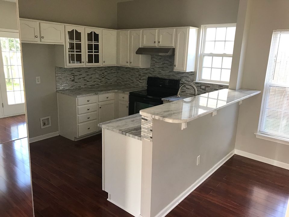 1st image of 3178 Langley Dr