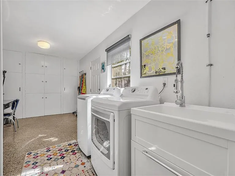 1850 Whitehall Dr — Photo 23