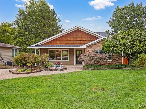 665 E Lake Dr, Edwardsville, IL 62025