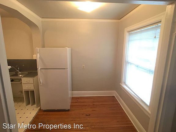 5th image of 1611 SE Belmont St APT 103