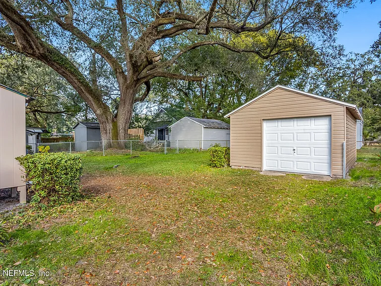 3339 Sylvia St — Photo 2