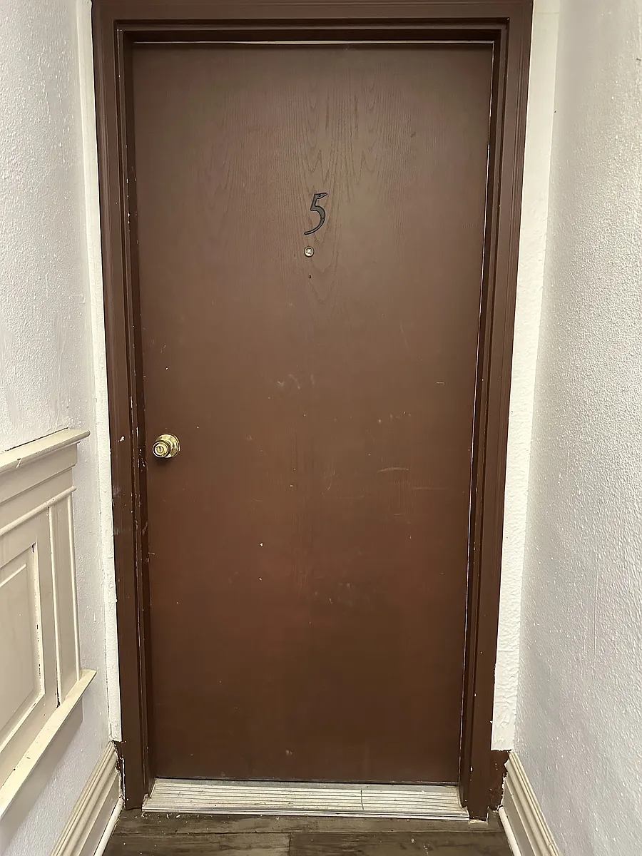 Building Photo - 304 W Huron Ave #5