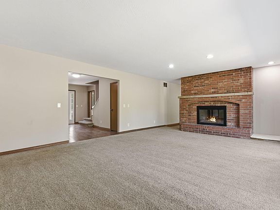 5th image of 385 Jones Road