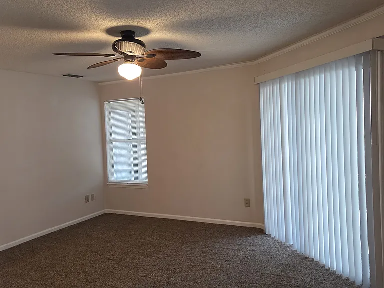 200 Ironwood Dr #211 — Photo 11