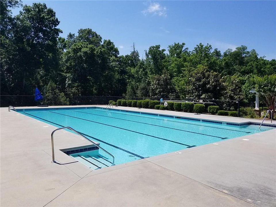 2nd image of 875 Treeline Dr