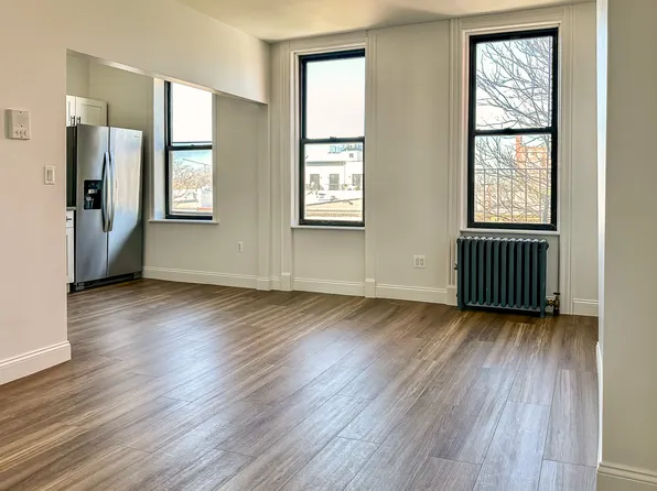 1419 Jefferson Avenue image 1 of 15