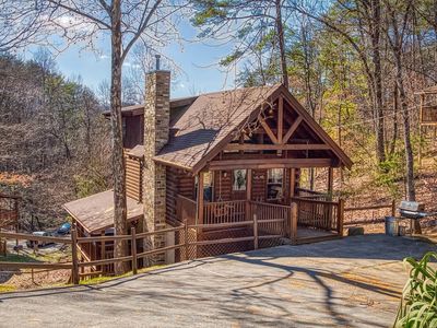 952 Iron Mountain Rd, Pigeon Forge, TN, 37863