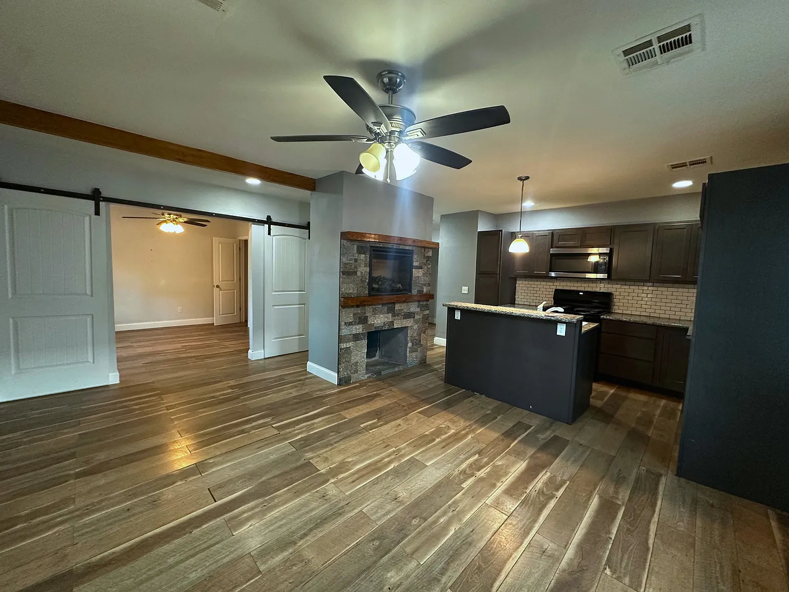 3 bed, 1220 sqft, $1,150 — Photo 3