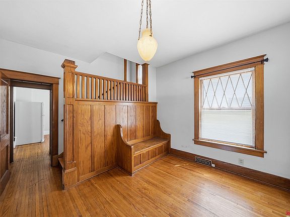 3rd image of 140 N 31st St