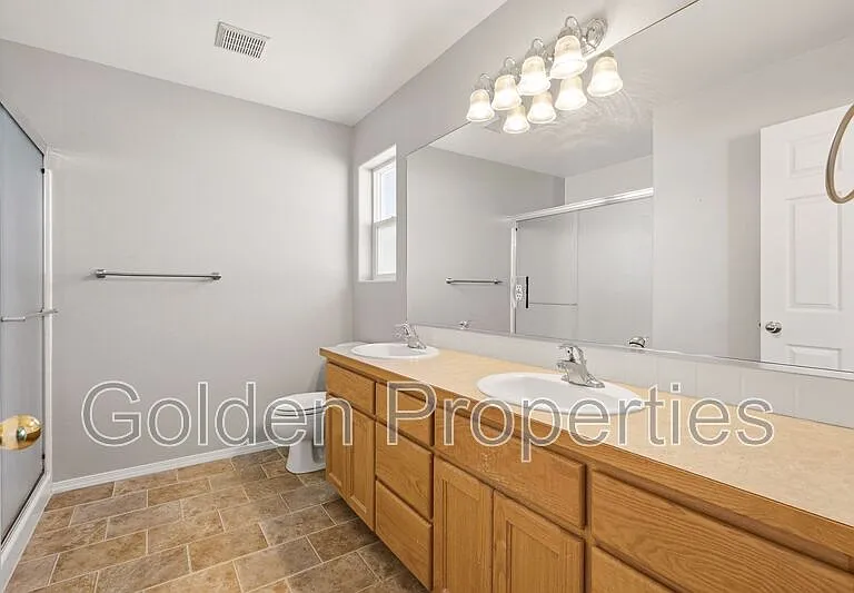 10654 N Seaside St — Photo 11