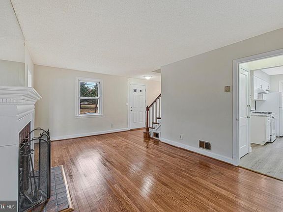 3rd image of 5413 19th Ave