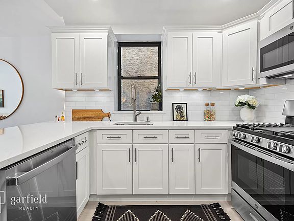 4th image of 1496 Bedford Ave APT 2D