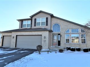 6104 Summer Crest Ct, Joliet, IL 60431