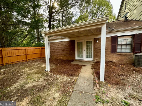 2566 Stratford Ln, Morrow, GA 30260