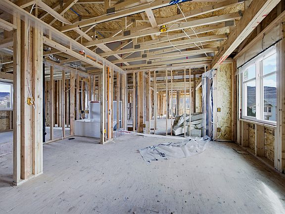 5th image of 153 Park St