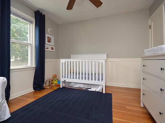 4th image of 127 E Jeffrey Pl