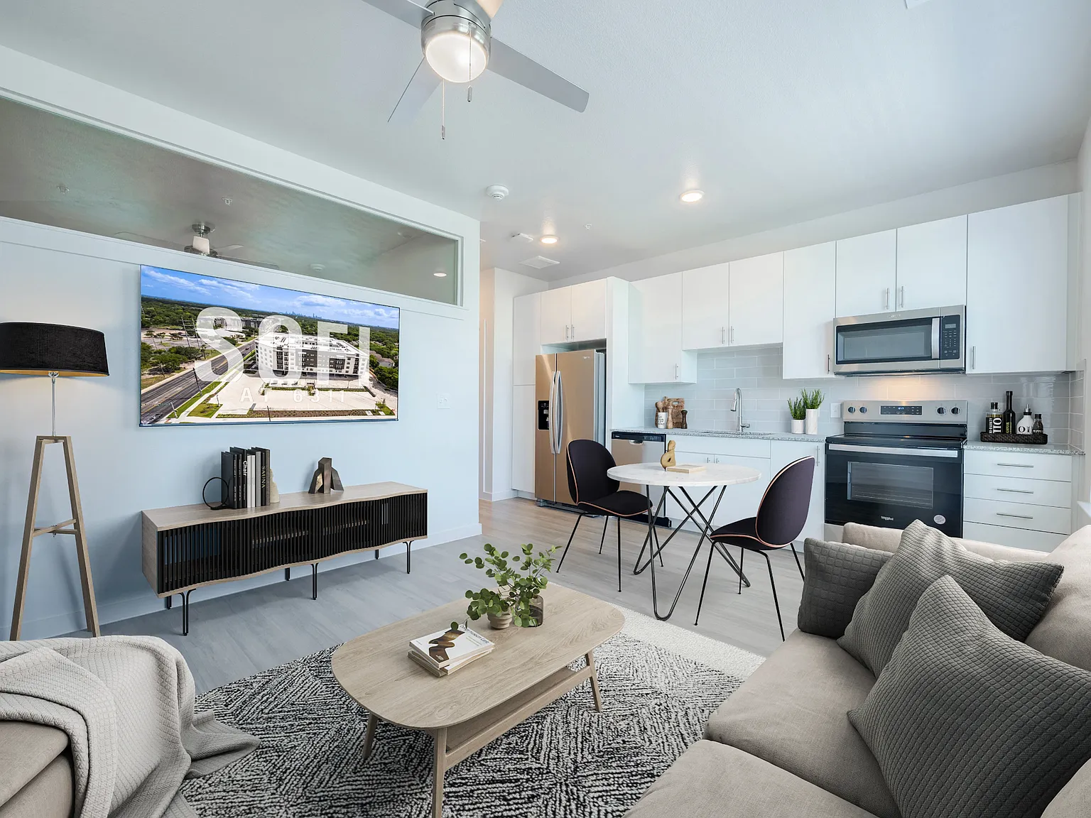 10 Weeks Free South Central, Huge Open Layout, Sleek Interios, W/D, Perfect Location! — Photo 4