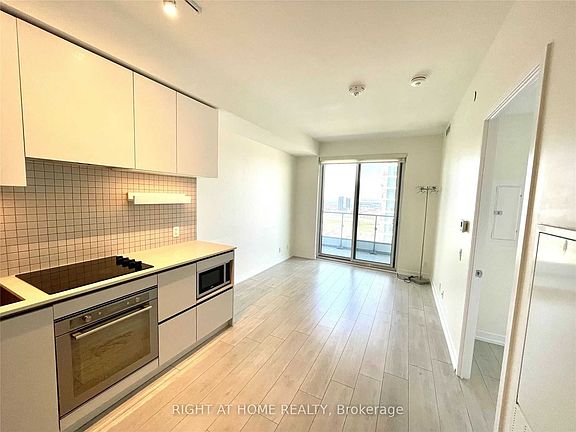 5th image of 950 Portage Pkwy #3311