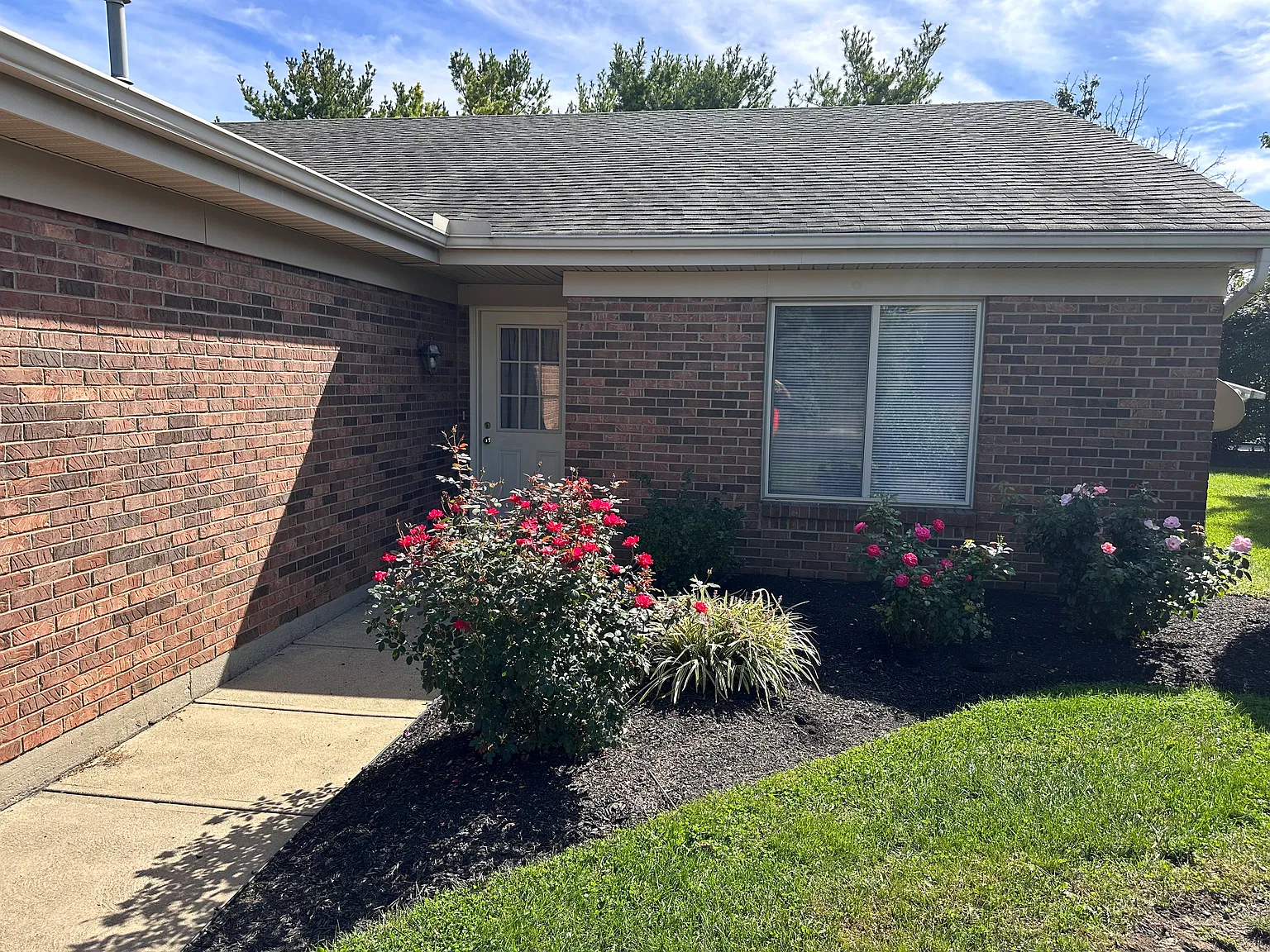 2 bed, 1250 sqft, $1,750 — Photo 3