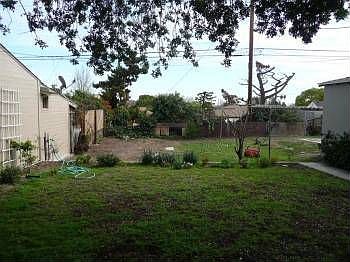 4th image of 7874 Vicksburg Ave
