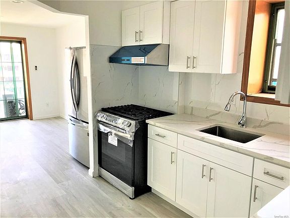 5th image of 13443 Maple Ave #7