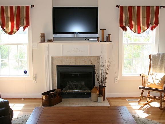 5th image of 186 Furlong Ln