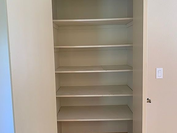 Kitchen pantry
