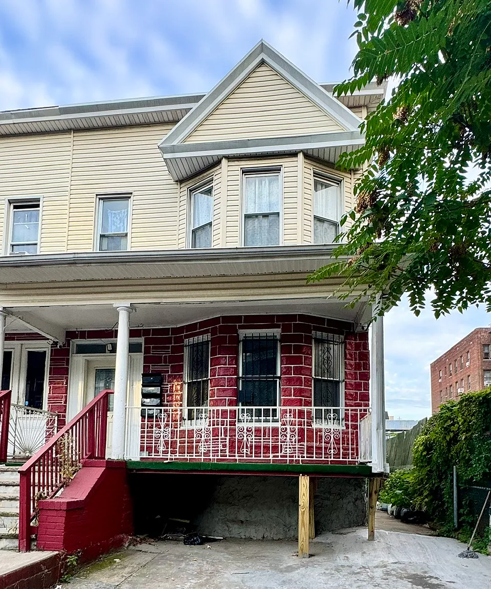 2 bed, 1200 sqft, $2,700 — Photo 2