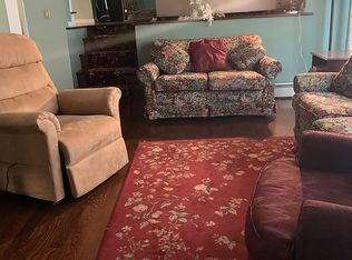 128 Tremper St, Holbrook, NY 11741