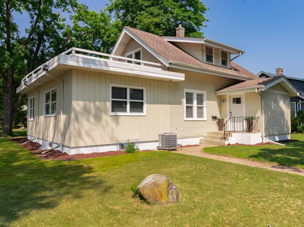 514 4th St N, Bayport, MN 55003