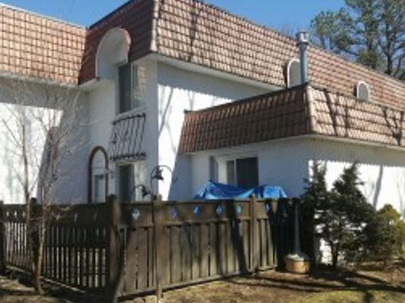 3rd image of 839 Golf Ln