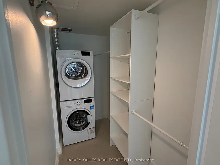 36 Charlotte St #704 — Photo 14