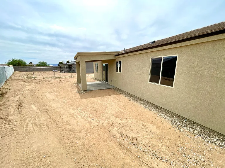 488 S Santa Rosalia — Photo 31