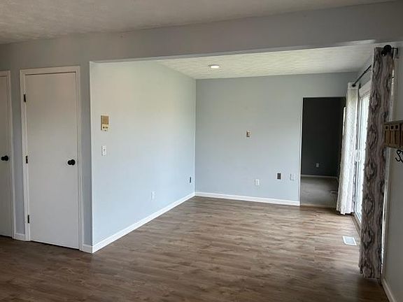 4th image of 68 Applewood Dr