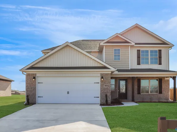 1652 Opp Reynolds Rd, Toney, AL 35773