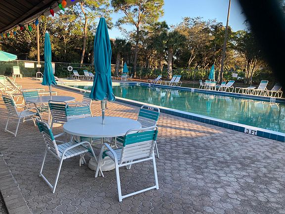 4th image of 1485 SW Silver Pine Way #1071