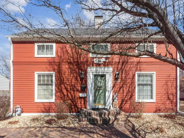 125 Ivanhoe Rd, Waterloo, IA 50701