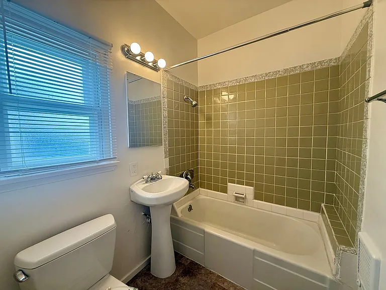 2164 Albatross Street — Photo 5