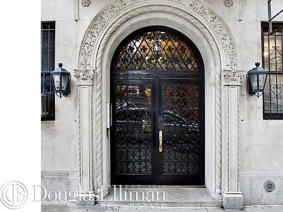 3rd image of 205 E 10th St APT 2A