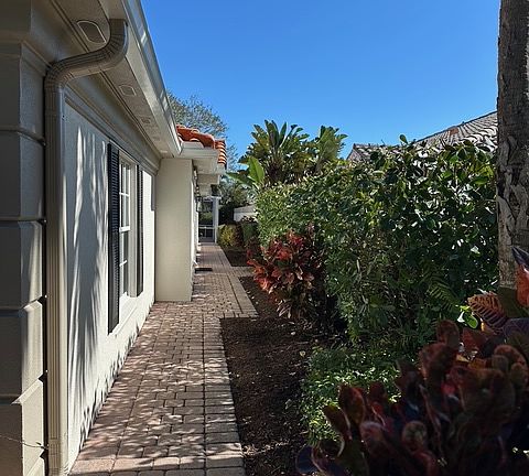 4th image of 5548 Islandwalk Cir